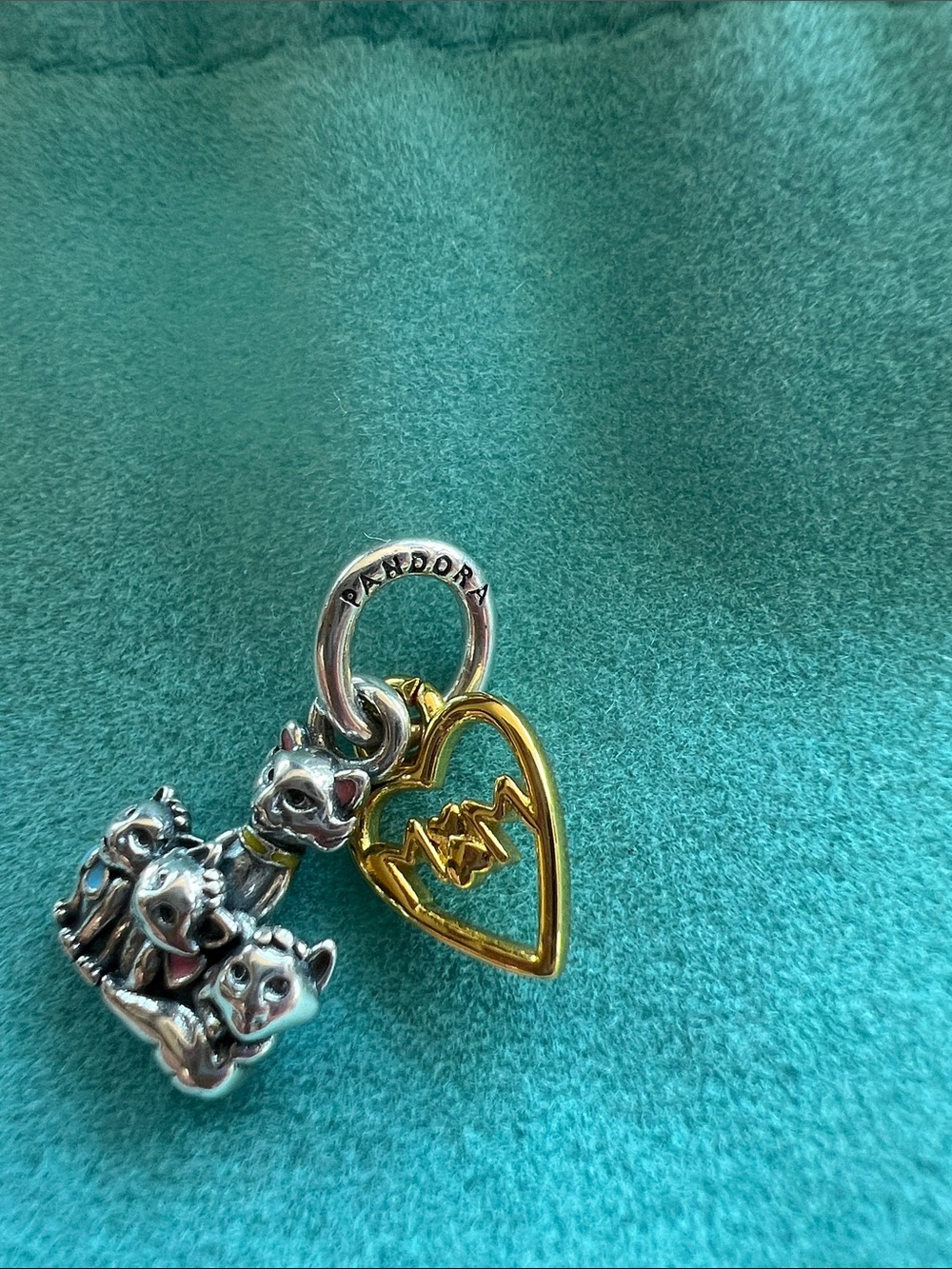 Pandora Disney Silver and Gold Cat Family Charm - Picture 5 of 5